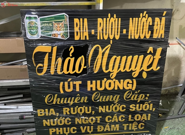 Biển hiệu quảng cáo cho chị Nguyệt