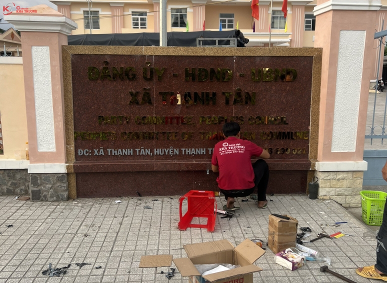 Chữ nổi inox - Ủy ban tại xã Thạnh Tân