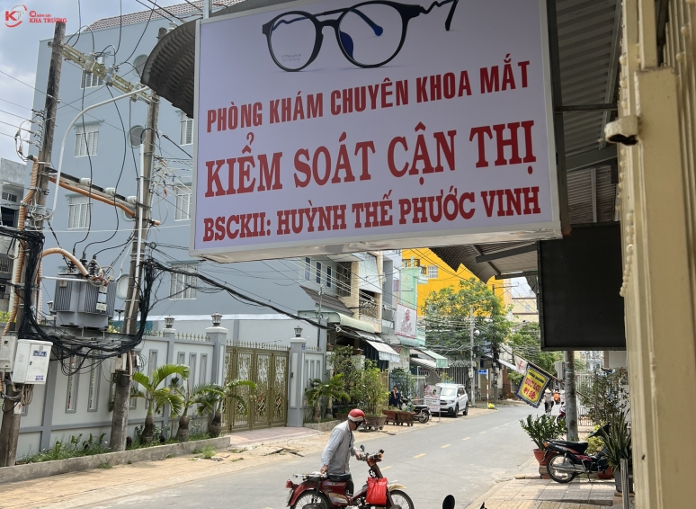 Bảng hiệu bạt in UV - Kiểm soát cận thị