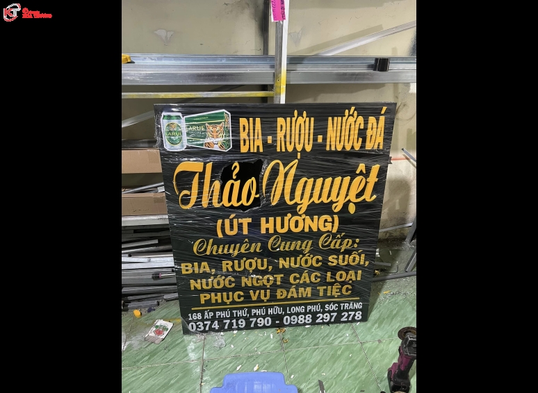 Biển hiệu quảng cáo cho chị Nguyệt