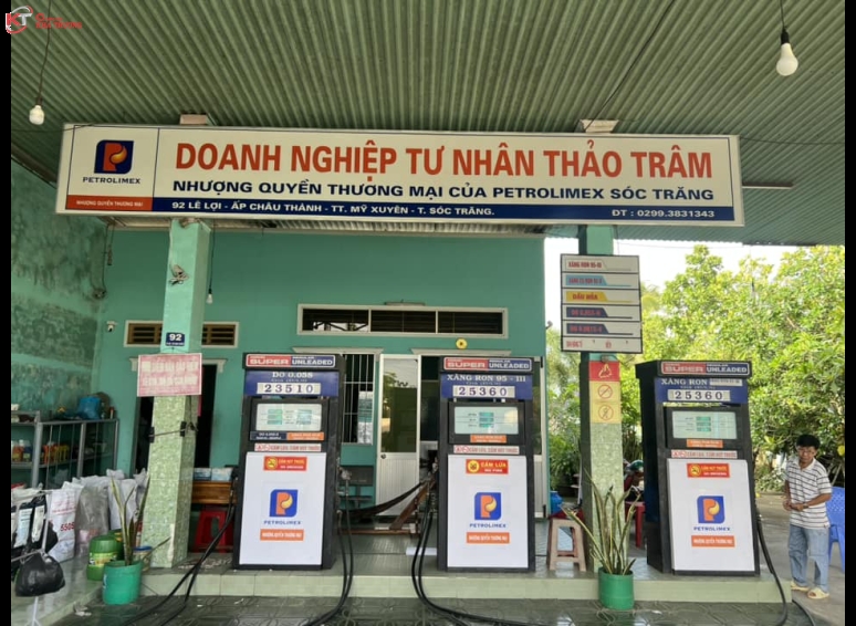 Biển hiệu quảng cáo cho cây xăng Thảo Trâm