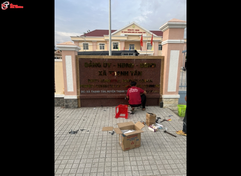 Chữ nổi inox - Ủy ban tại xã Thạnh Tân