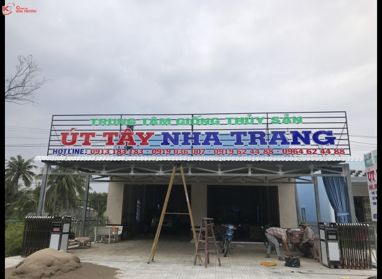 Biển hiệu Alu chữ nổi - thủy sản Út Tầy Nha Trang