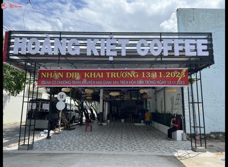 Chữ nổi đèn âm - Hoàng Kiệt Coffee